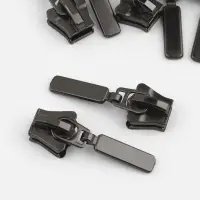 Бегунок для молнии &laquo;Трактор&raquo;, №8, цвет чёрный никель