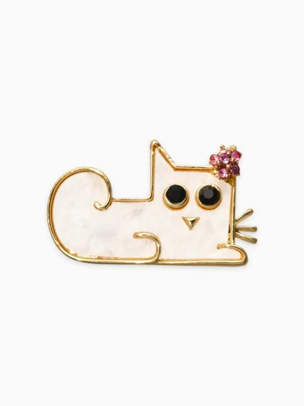 Брошь перламутровый "Котёнок" с цветочком, цвет белый в золоте