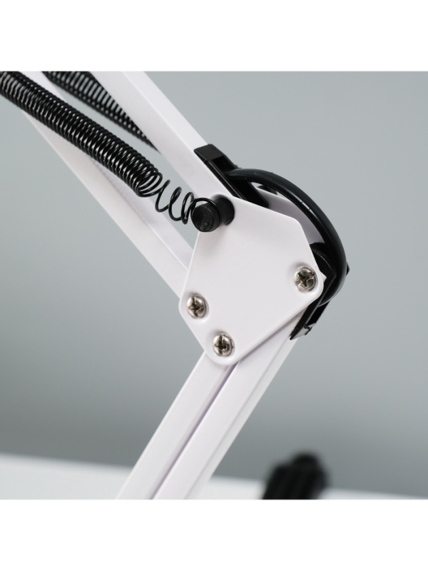 Лампа настольная 810 "Деко, белая" E27 40W RISALUX