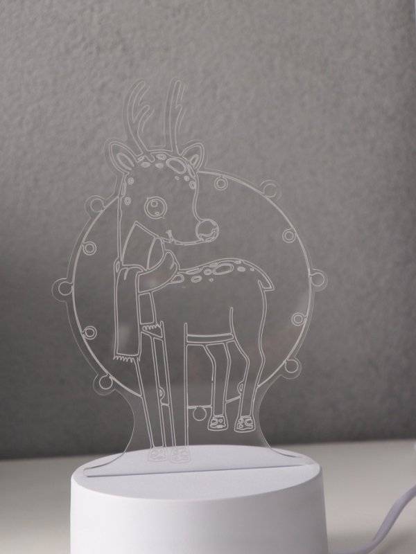 Светильник "Олень в гирлянде" LED RGB от сети RISALUX 9,5х10,4х16 см