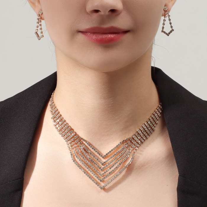 Набор 2 предмета: серьги, колье &laquo;Лёд&raquo;, 6 рядов, цвет белый в золоте, 34 см