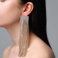 Серьги висячие со стразами &laquo;Водопад&raquo; струящийся, цвет белый в золоте, 16 см