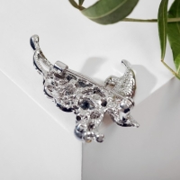 Брошь &laquo;Бабочка&raquo; с жемчужным крылом, цвет серый в серебре