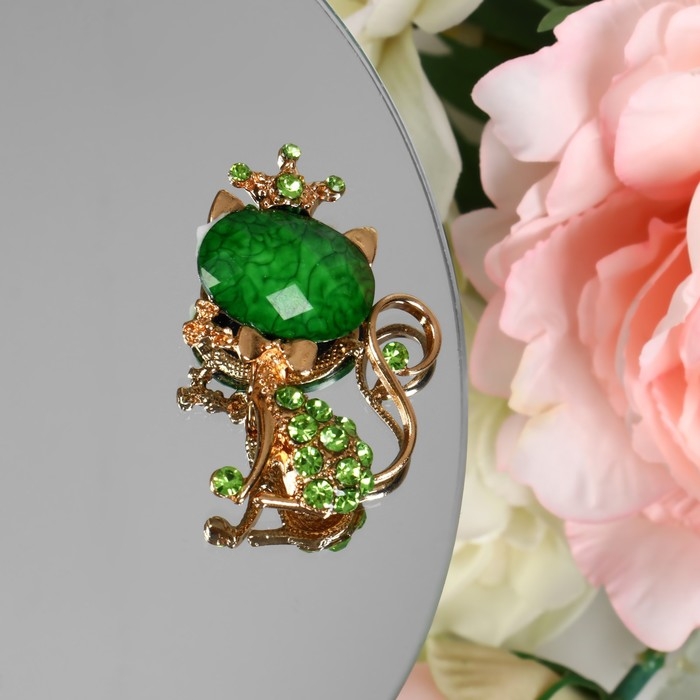 Брошь &laquo;Кошечка&raquo; в короне, цвет зелёный в золоте