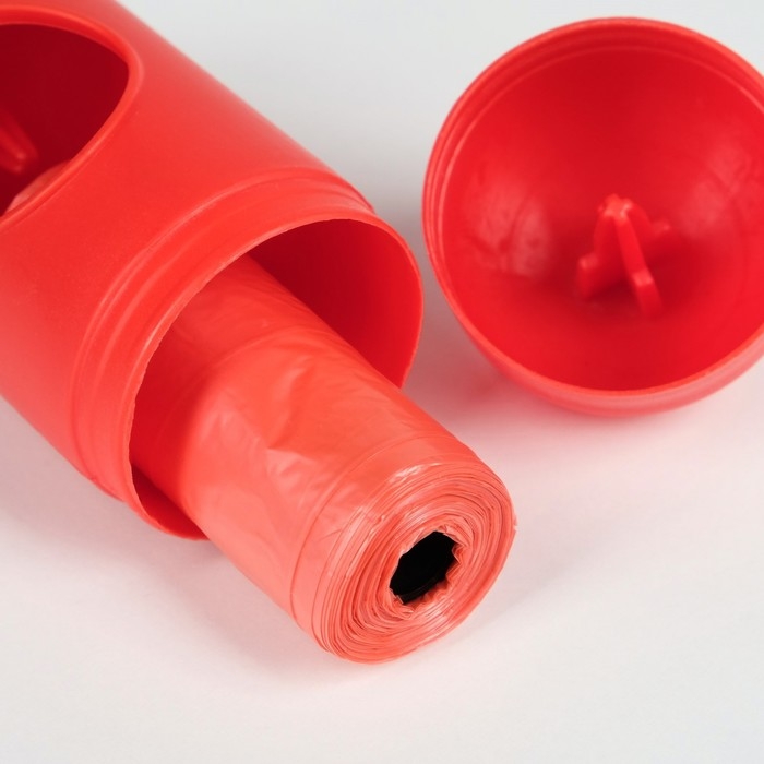 Контейнер с пакетами для уборки за собаками (рулон 15 пакетов 29х21 см), красный Контейнер с пакетами для уборки за собаками (рулон 15 пакетов 29х21 см), красный