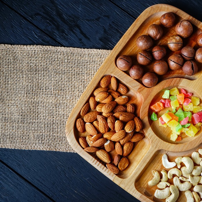 Менажница квадратная Доляна, 25&times;25&times;1,8 см, 5 секций, берёза