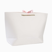 Пакет подарочный «С любовью», 42 х 27.5 х 12 см Пакет подарочный «С любовью», 42 х 27.5 х 12 см