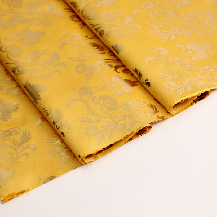 Лоскут атласа, бежевый с золотым узором, 100 &times; 150 см