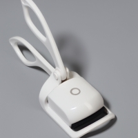 Электрический керлер д/ресниц USB 13*6,5*4,1 см белый к/короб QF Электрический керлер д/ресниц USB 13*6,5*4,1 см белый к/короб QF