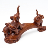 Подставка для бутылки "Два слона" под дерево, 36х10х25см Подставка для бутылки "Два слона" под дерево, 36х10х25см