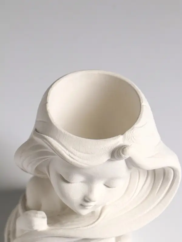 Ваза гипс настольная "Девушка с длинными волосами" 6х8х9см