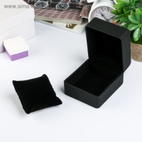 Шкатулка под часы 1 отделение "Чёрная с белой строчкой" матовая 7,5х11х10,3 см Шкатулка под часы 1 отделение "Чёрная с белой строчкой" матовая 7,5х11х10,3 см