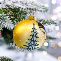 Ёлочная игрушка Шар «Дед Мороз в лесу», 80 мм, ручная роспись, стекло Ёлочная игрушка Шар «Дед Мороз в лесу», 80 мм, ручная роспись, стекло