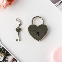 Замок свадебный с ключом &laquo;Любовь навсегда&raquo;.