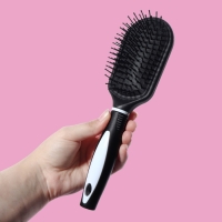 Расчёска массажная, 6,7 &times; 24 см, цвет чёрный/белый