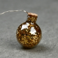 Гирлянда &laquo;Нить&raquo; 1.6 м с насадками &laquo;Шарики с золотистым конфетти&raquo;, IP20, серебристая нить, 15 LED, батарейки ААх2 (нет в комплекте), свечение тёплое белое