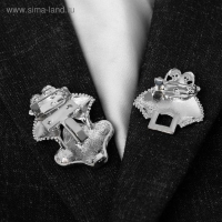 Зажим для кардигана «Клевер», цвет белый в серебре Зажим для кардигана «Клевер», цвет белый в серебре