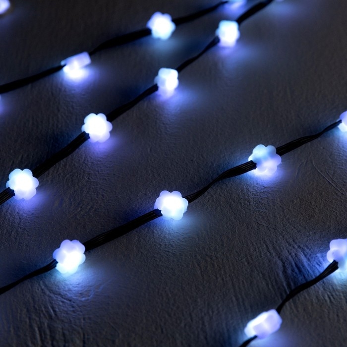 Умная гирлянда &laquo;Нить&raquo; 5 м роса с насадками &laquo;Цветочки&raquo;, IP20, серебристая нить, 100 LED, пульт ДУ, приложение, свечение RGB, USB