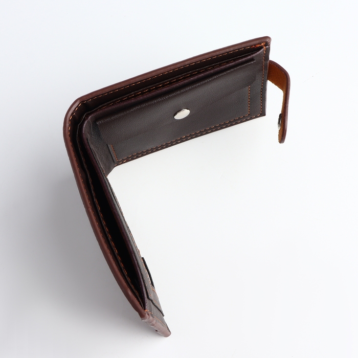Портмоне мужское на кнопке, отдел для карт, монет, цвет коричневый Портмоне мужское на кнопке, отдел для карт, монет, цвет коричневый