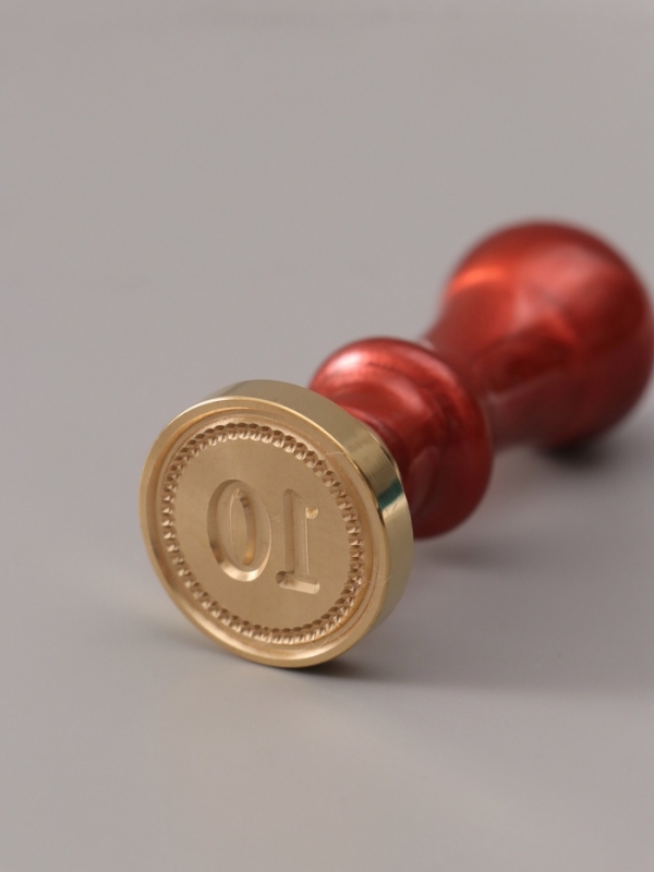 Печать для сургуча с пластиковой ручкой Печать для сургуча с пластиковой ручкой "Классика цифра 10" 2,5х2,5х6,3 см