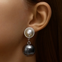 Клипсы с жемчугом &laquo;Бусина&raquo; с жемчужиной, цвет белый в серебре