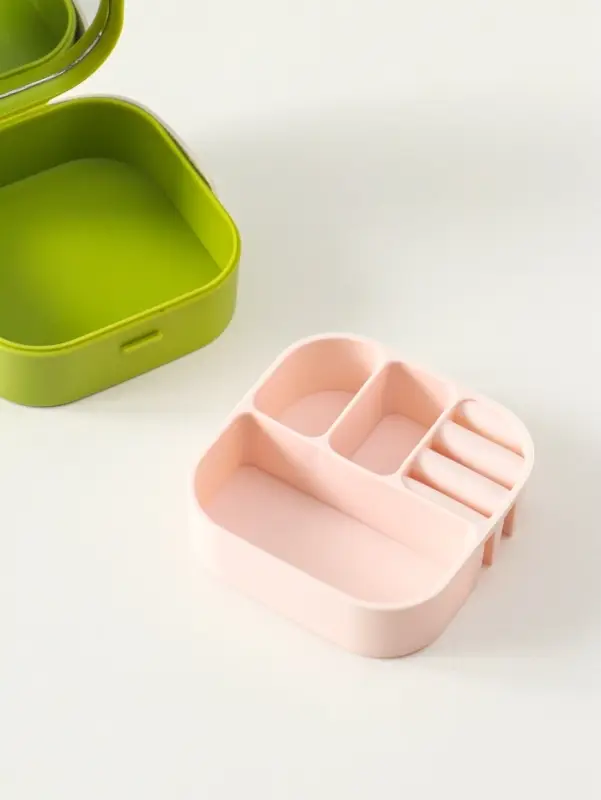 Шкатулка пластик для украшений с зеркалом, с ручкой 3 ячейки, 3 полосы, зелёны 9х9х3,8 см