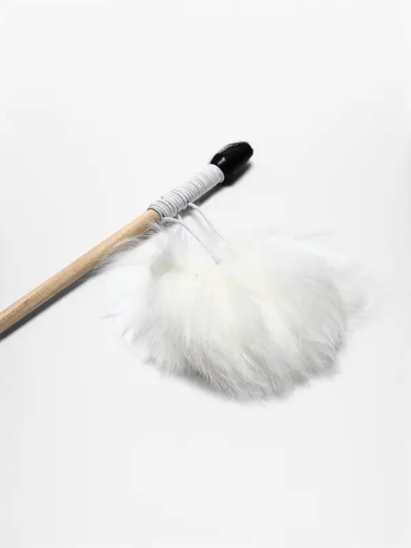 Дразнилка-удочка "Меховой пушок на трех резинках", на деревянной палочке 50 см