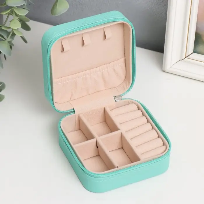 Шкатулка кожзам для украшений "Элегия. Квадратная" бирюза 5х10х10 см