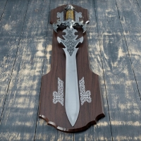 Сувенирный Меч на планшете, резное лезвие, золотая рукоять с головой дракона Сувенирный Меч на планшете, резное лезвие, золотая рукоять с головой дракона