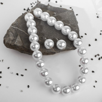 Набор 2 предмета: серьги, бусы &laquo;Жемчуг&raquo; крупные бусины, цвет белый, 43 см