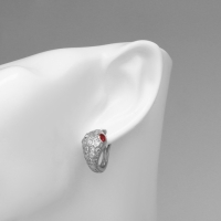 Серьги со стразами &laquo;Змея&raquo; укус, цвет белый в серебре