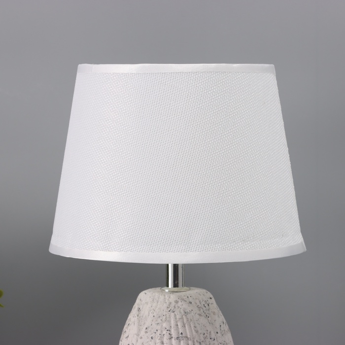 Лампа настольная "Листья" 1х40Вт Е14 белый 20х20х34см