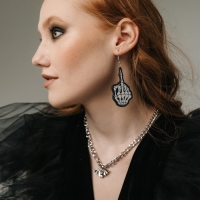 Серьги акрил &laquo;Скелеты&raquo; руки, цвет чёрно-белый в серебре