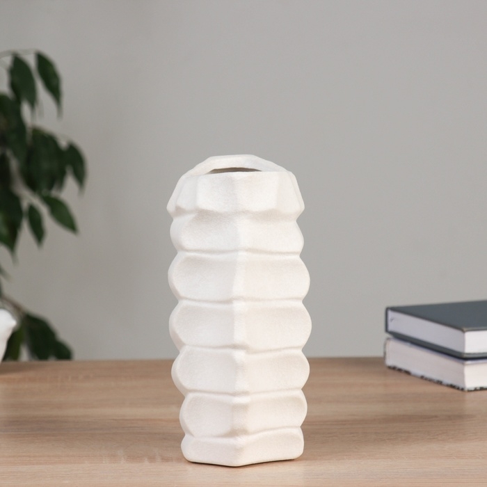 Ваза керамика настольная Ваза керамика настольная "Левин" d-6см, 20х9 см, белый