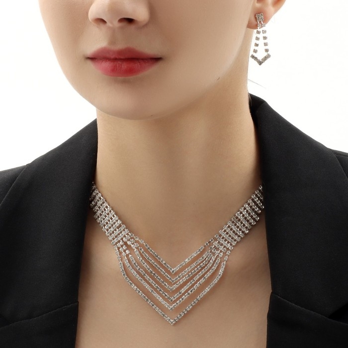 Набор 2 предмета: серьги, колье &laquo;Лёд&raquo;, 6 рядов, цвет белый в серебре, 34 см