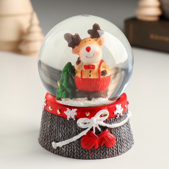 Сувенир полистоун водяной шар "Лосик в красном комбинезоне"  6,8х6,8х8,8 см