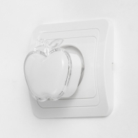 Ночник "Яблоко", 5,5х5х5 см, пластик Ночник "Яблоко", 5,5х5х5 см, пластик
