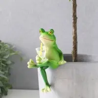Сувенир полистоун "Лягуха с лимонадом" 5,3х5,5х10,3 см