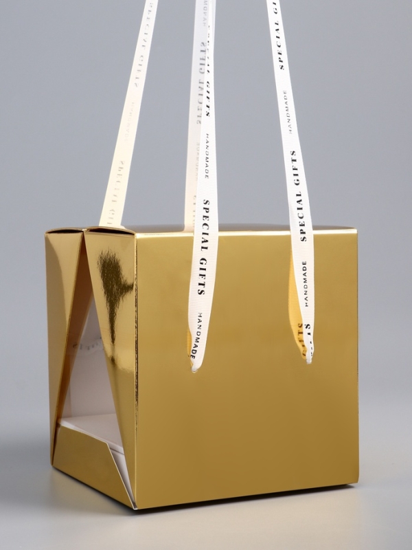 Коробка под бенто-торт с ленточками, золотая , 15,5 х 15,5 х 16 см