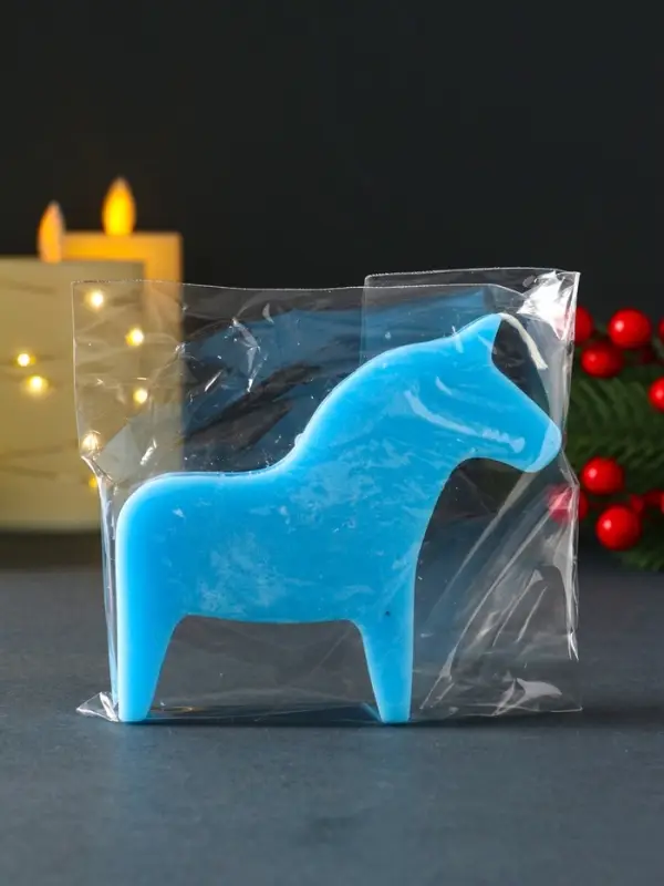 Свеча новогодняя "Лошадка" 110х100 мм, голубой