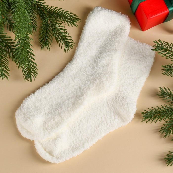 Подарочный набор &laquo;Тепла и уюта&raquo;: чай 50 г, крем-мед 120 г, носки 36-39 р, термос 500 мл, арахис в глазури 100 г