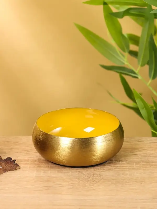 Подсвечник с золотым покрытием, 11&times;11&times;4 см