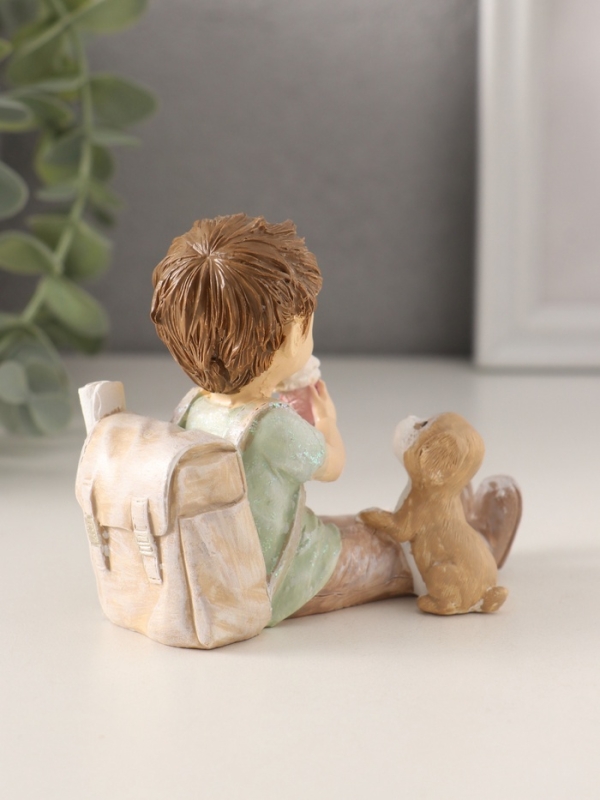 Сувенир полистоун "Мальчишка с рюкзаком и щенком, ест мороженое" 9,5х5х8,5 см