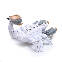 Скорпион &laquo;Техно&raquo;, эффект дыма, световые и звуковые эффекты, работает от батареек, цвет белый