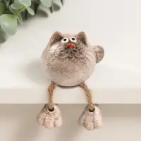 Сувенир керамика "Круглая кошечка с висячими лапками" 4,9х4,8х5,3 см