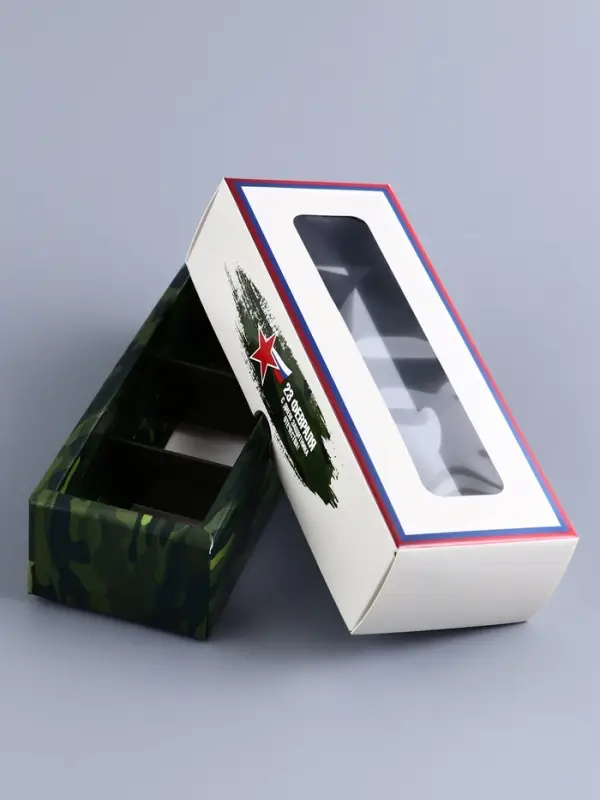 Коробка с обечайкой для 3 конфет, с окном &laquo;23 Февраля&raquo;, 13&times;5&times;3.3 см