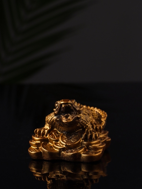 Фигура "Крокодил на деньгах" 12х10х8 см, бронза