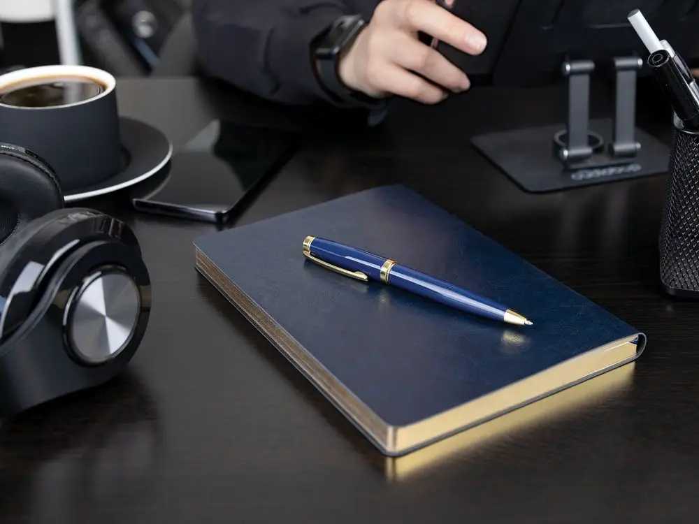 Ручка шариковая Letra Gold, глянцевая, белая