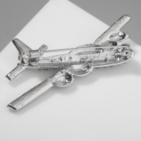 Брошь &laquo;Самолёт&raquo; парящий, цвет белый в серебре