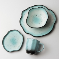 Салатник керамический неровный край &laquo;Синяя&raquo;, 600 мл, 17 см, цвет синий